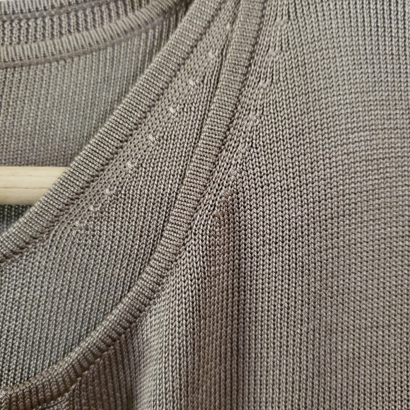 BANANA REPUBLIC 100% Silk Vest and Sweater Set - Picture 3 of 12